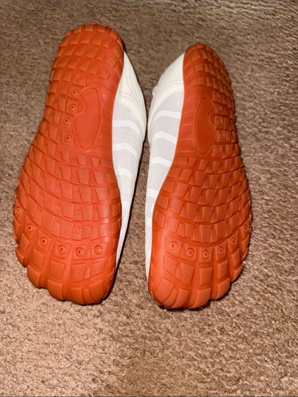 Women’s/Men’s White Comfortable Minimalist Trainer with Gum Sole - Picture 5 of 7